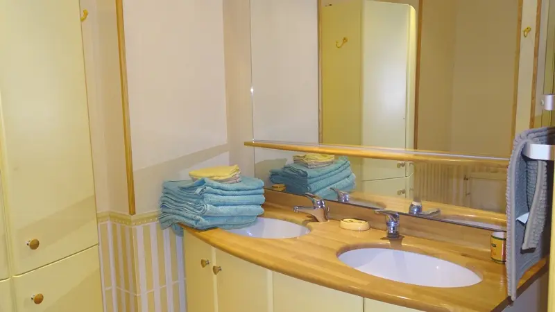 HLOAQU047V505J81--grande14