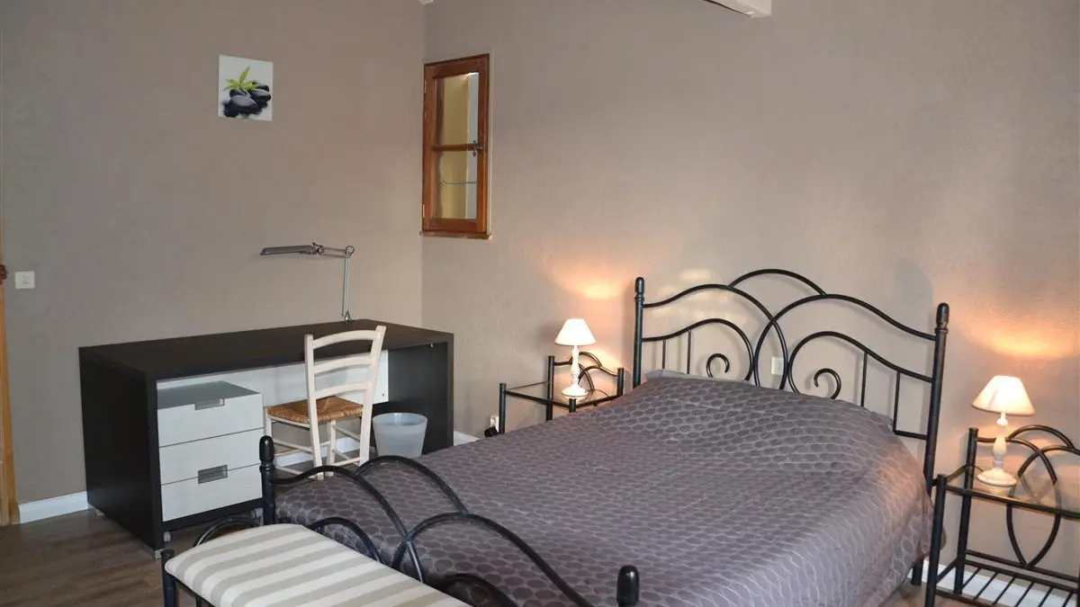 HLOAQU047V508845_chambre1