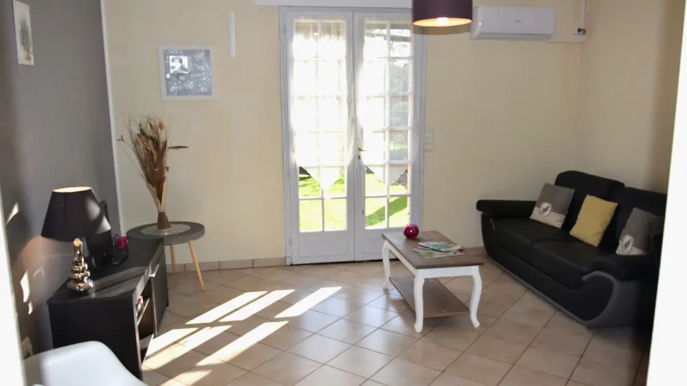 HLOAQU047V509J6Z_grande