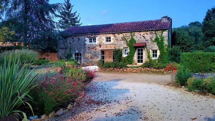 HLOAQU047V509S1K_Sauveterre_Lalaurie_Les champs_extérieur