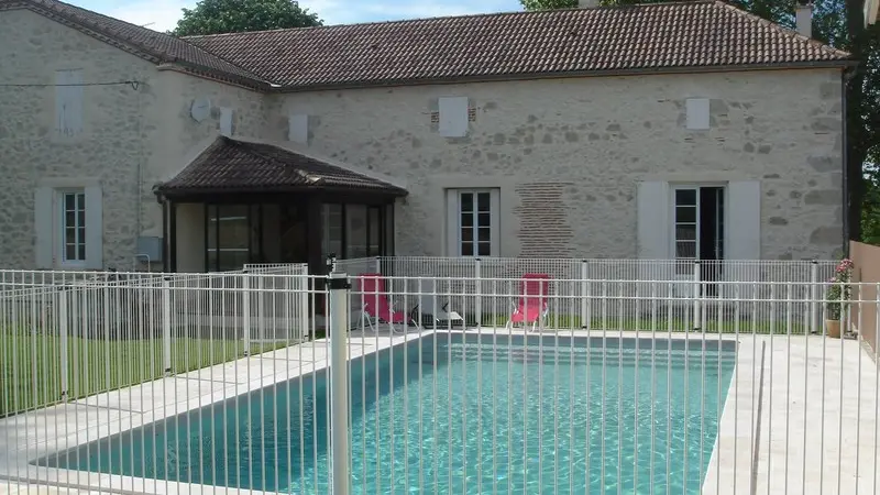 HLOAQU047V500J0A_PENNEDAGENAIS_LGC200_maisonetpiscine01