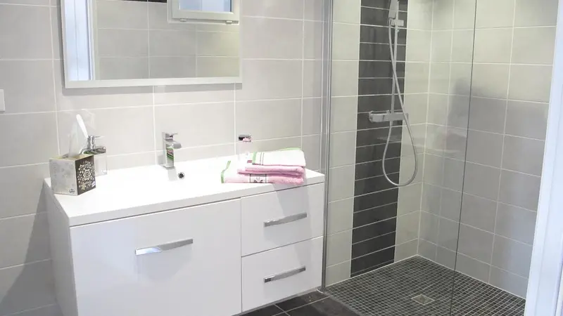 HLOAQU047V500J0A_PENNEDAGENAIS_LGC200_salledeau