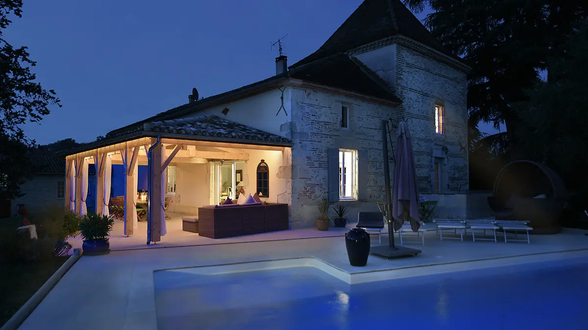 HLOAQU047V50DPG3-vue-piscine-nuit-2