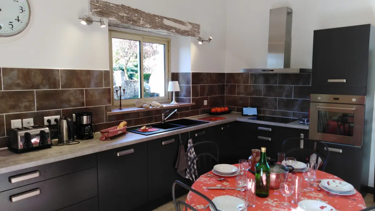 HLOAQU047V50DV6C_THEZAC_03