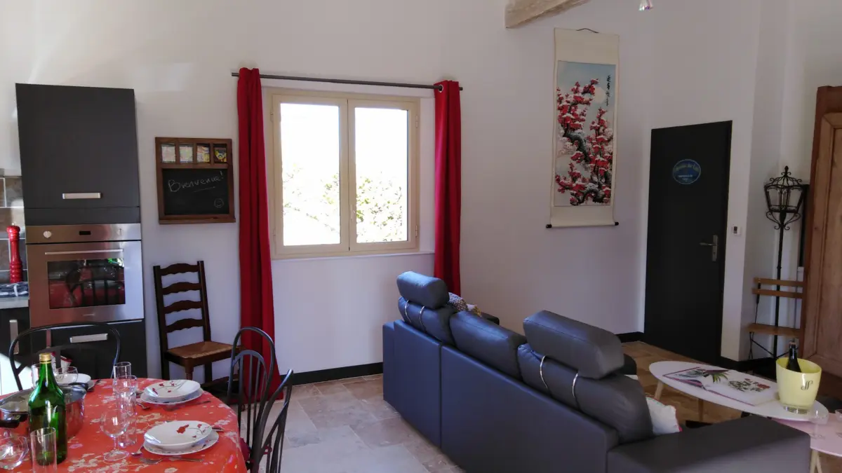 HLOAQU047V50DV6C_THEZAC_09