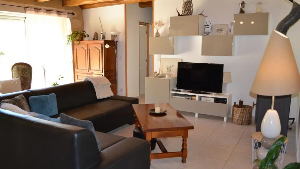 HLOAQU047V50EQDG_Saint-Front_Les Claux Haut_salon