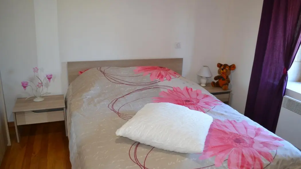 HLOAQU047V50EQDG_Saint-Front_Les Claux Haut_chambre2