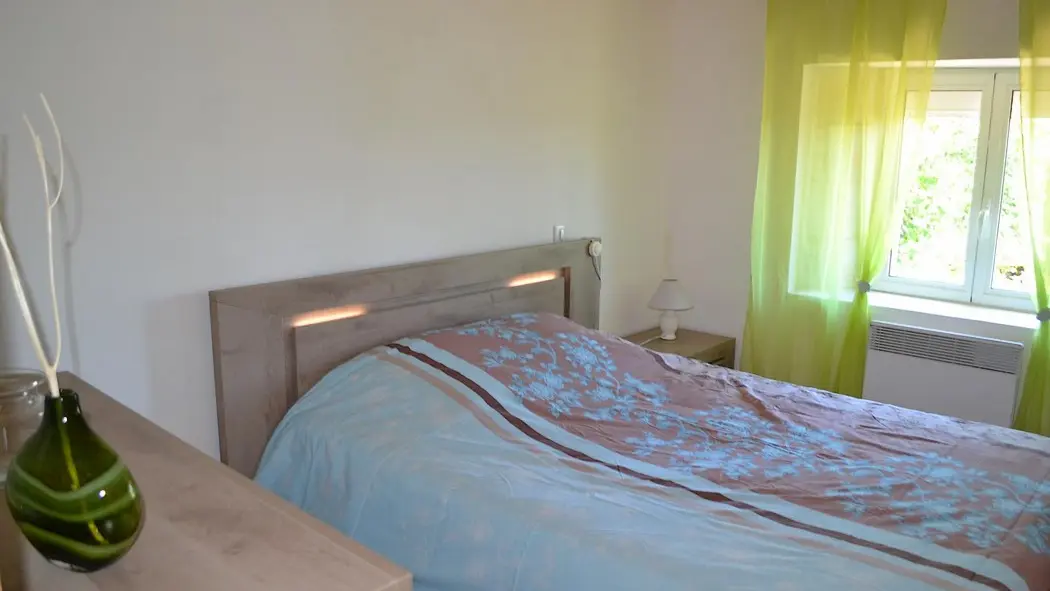 HLOAQU047V50EQDG_Saint-Front_Les Claux Haut_chambre3