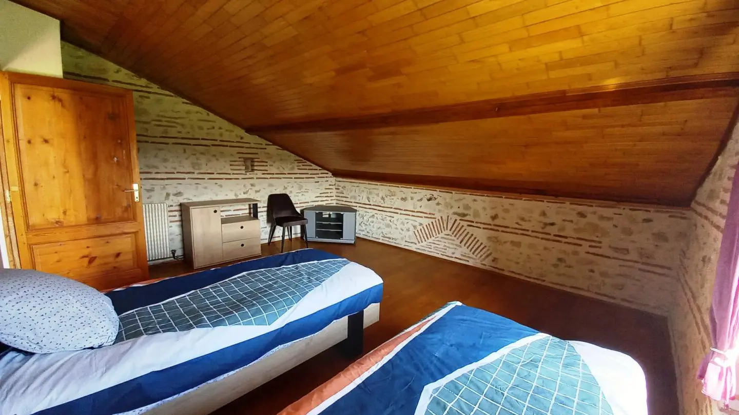 HLOAQU047V50IL2L_photo15