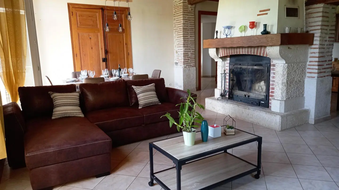 HLOAQU047V50IL2L_photo21