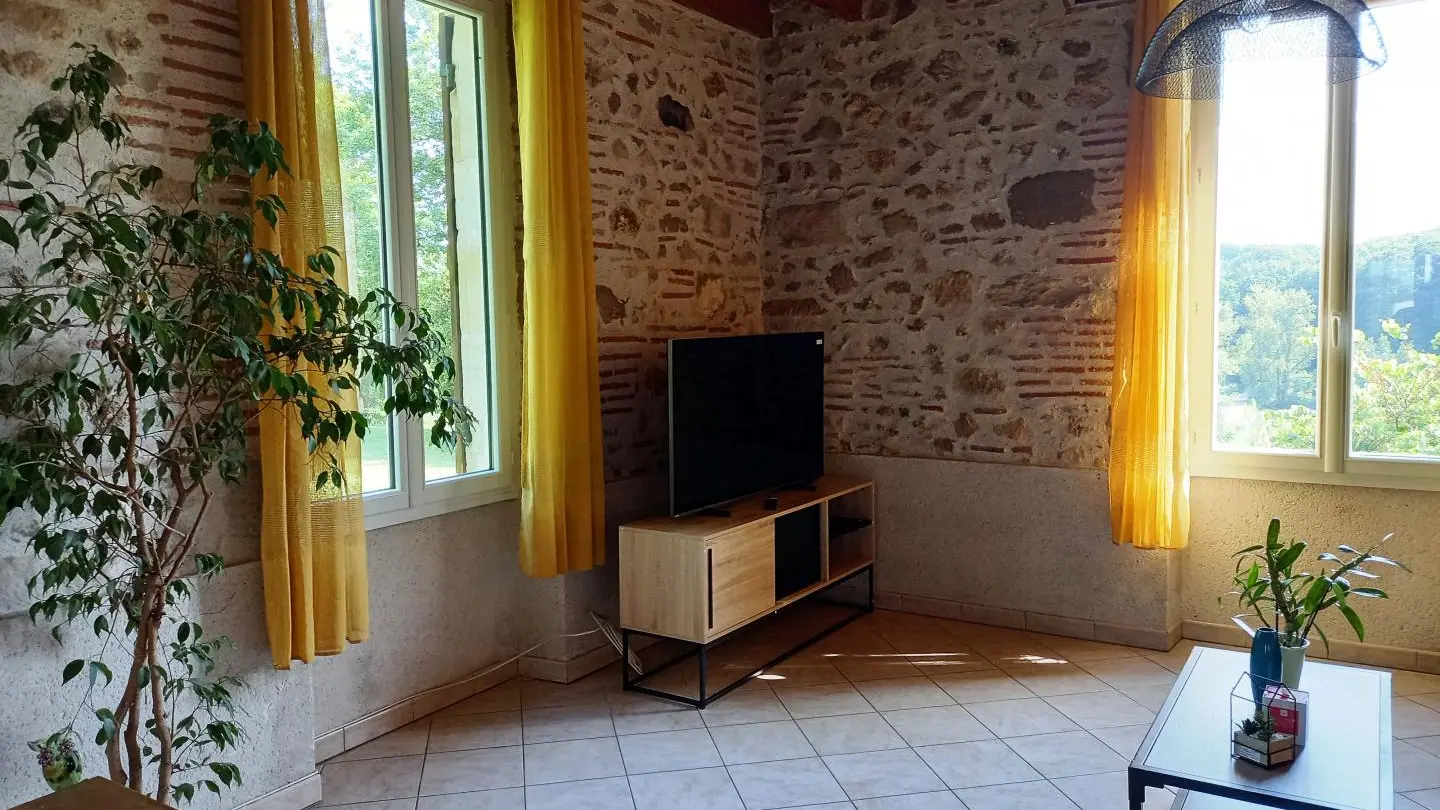 HLOAQU047V50IL2L_photo25