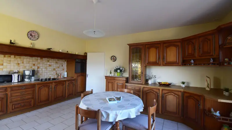 HLOAQU047V50IVGV-2025-10