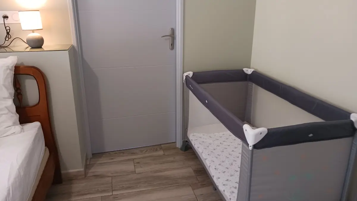 HLOAQU047V50JZJS_MONTASTRUC_15