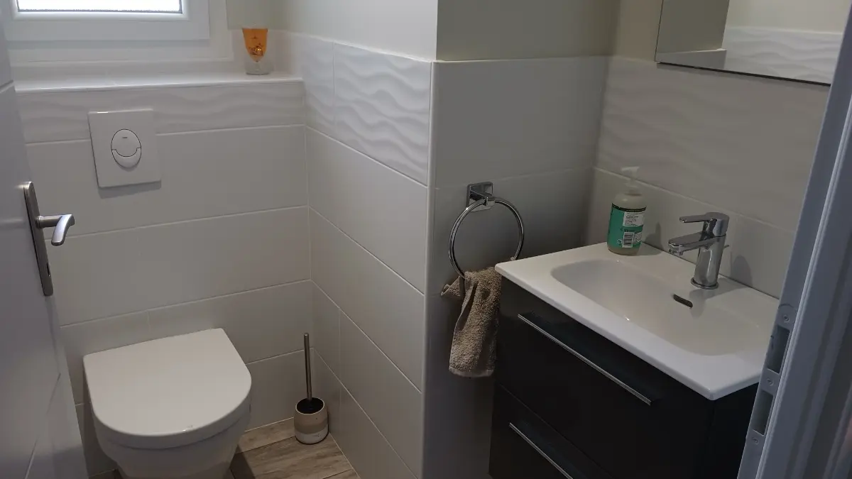 HLOAQU047V50JZJS_MONTASTRUC_16