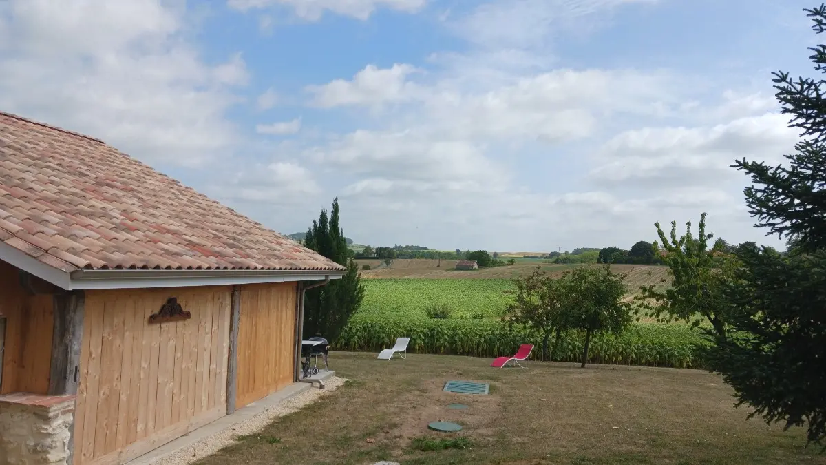 HLOAQU047V50JZJS_MONTASTRUC_26