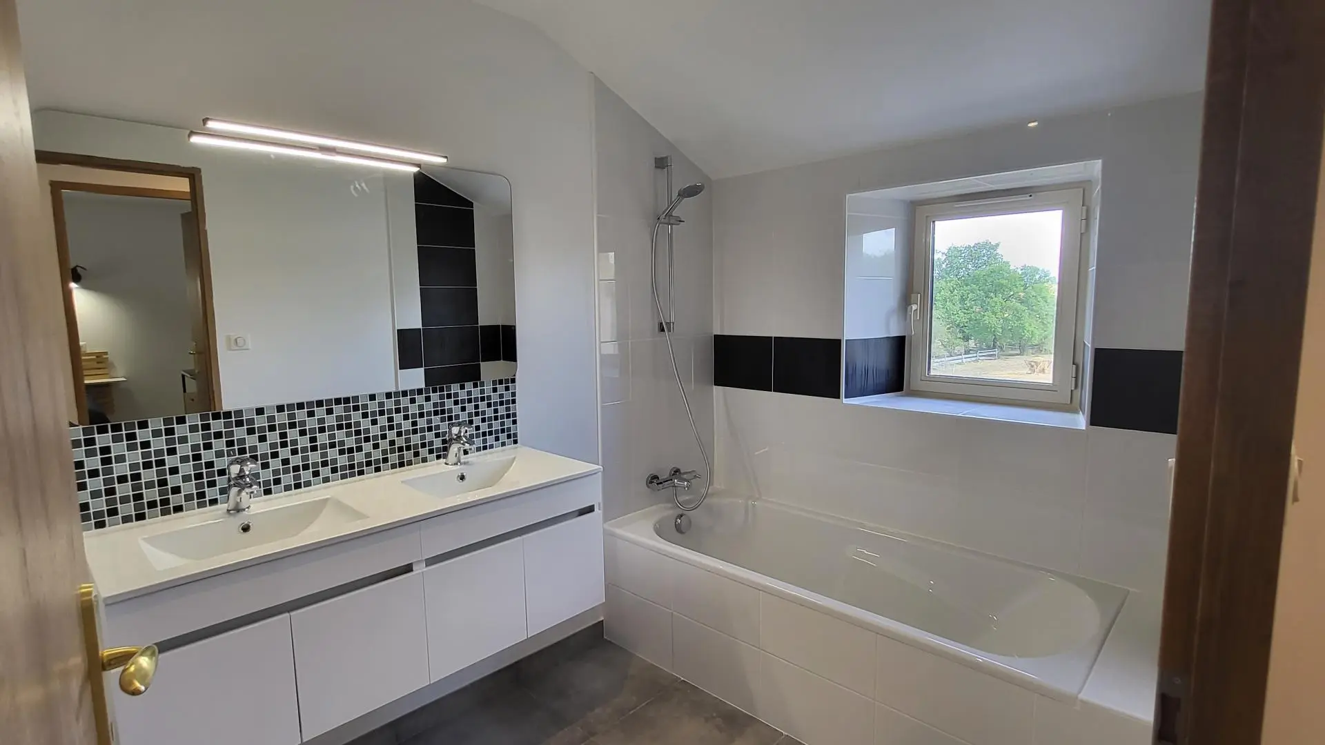 HLOAQU047V50K4R5_THEZAC_GiteDeLancement_photo13