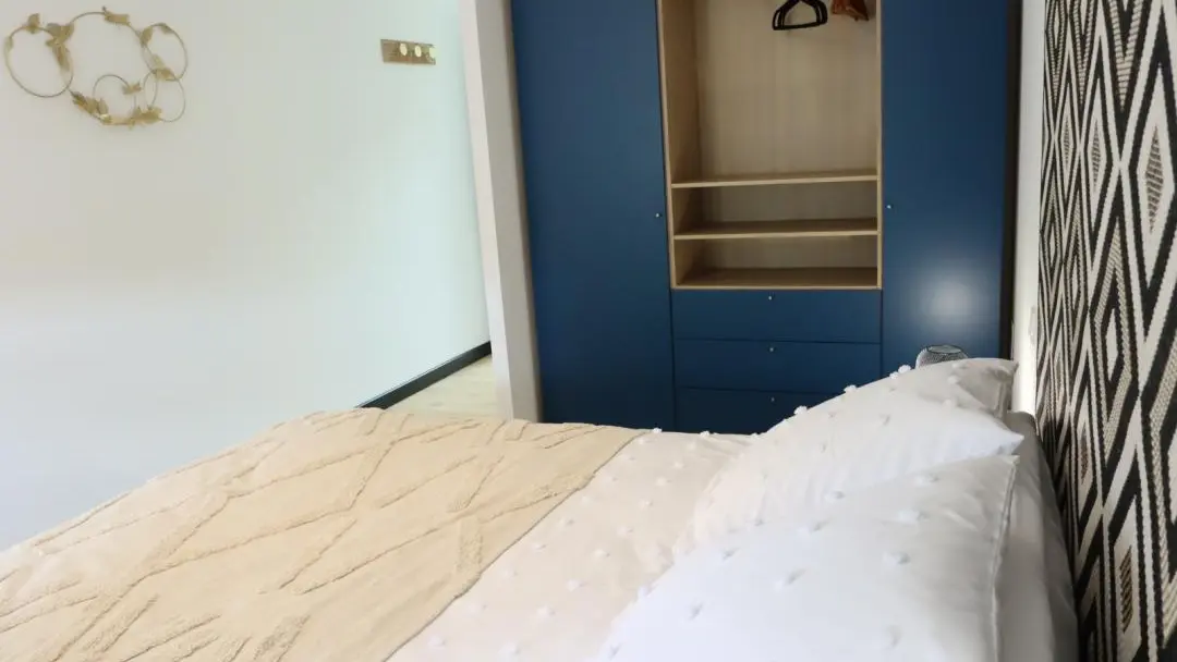 HLOAQU047V50KV6U_LAPARADE_29bis_photo31