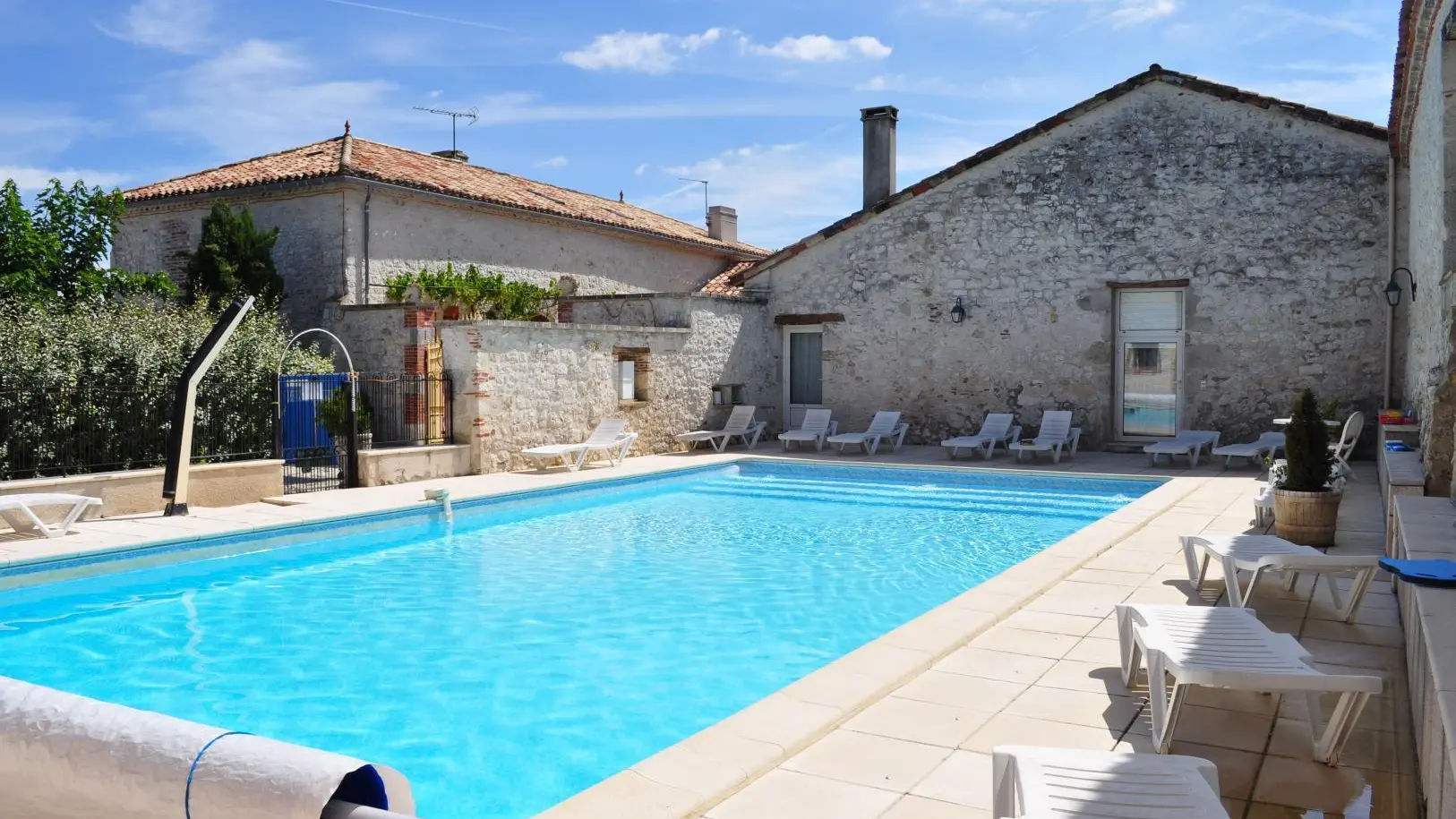 HLOAQU047V50LQMP_Penne_Domaine de Norpech_Le Pigeonnier_photo2