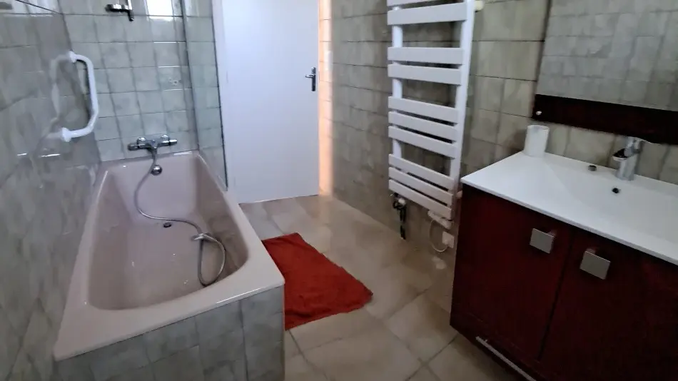 HLOAQU047V50MOJ6_BLOCH_grande09