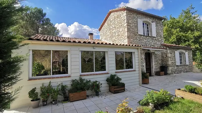 HLOAQU047V50IRQN_Fumel_Domaine des 3 cyprès_extérieur2