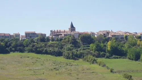 Monclar d'Agenais_vue de loin