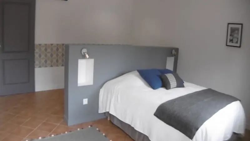 OTLT_HLO_Ferme de Douzon_Cabane de l'étang_Le Temple sur Lot_chambre1