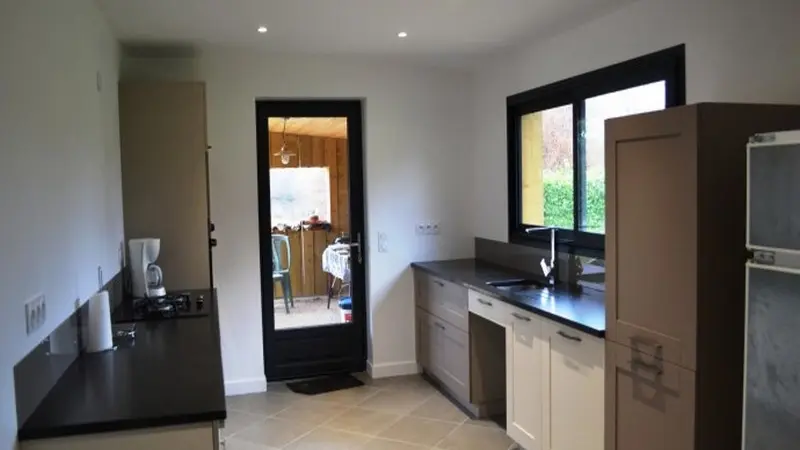 OTLT_HLO_Ferme de Douzon_Cabane de l'étang_Le Temple sur Lot_cuisine2