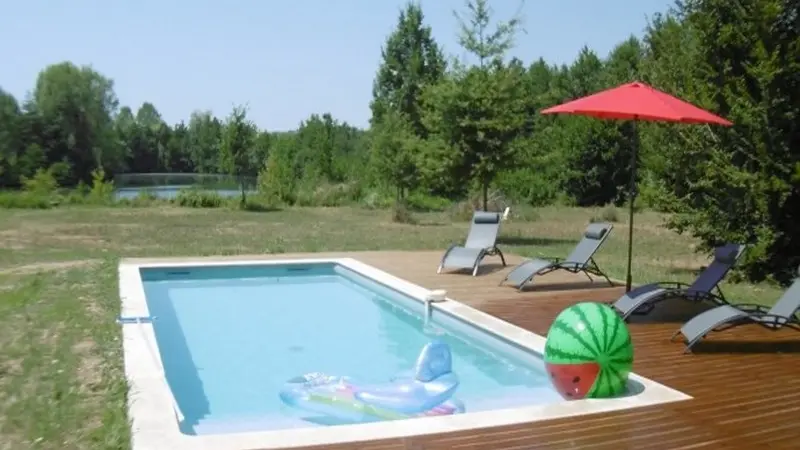 OTLT_HLO_Ferme de Douzon_Cabane de l'étang_Le Temple sur Lot_piscine