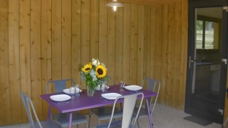 OTLT_HLO_Ferme de Douzon_Cabane de l'étang_Le Temple sur Lot_terrasse