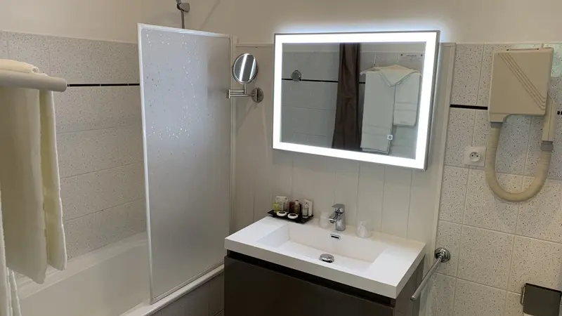 OTLT_HOT_Les rives du Plantié_Le Temple sur Lot_sdb