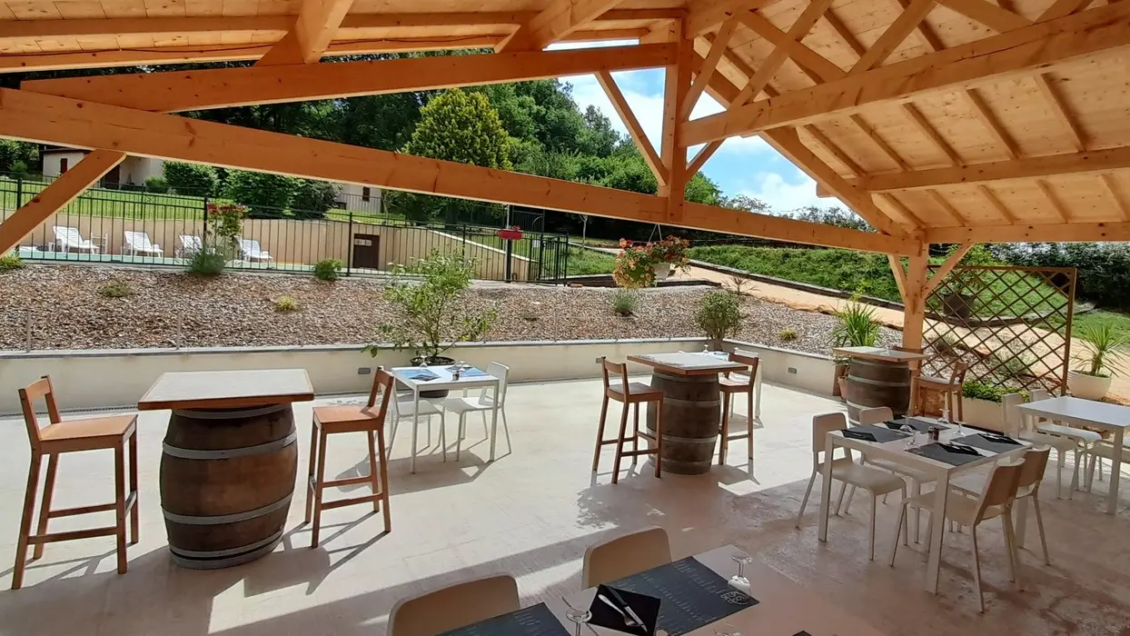 RESAQU047V50FKSN_Cuzorn_Les Loges de Mélis_terrasse