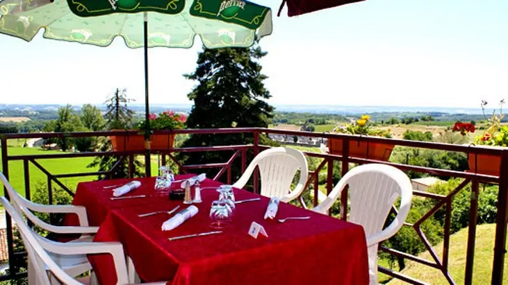 RESAQU047FS000AA_saintpastour_relaisdesbastides [800x600]