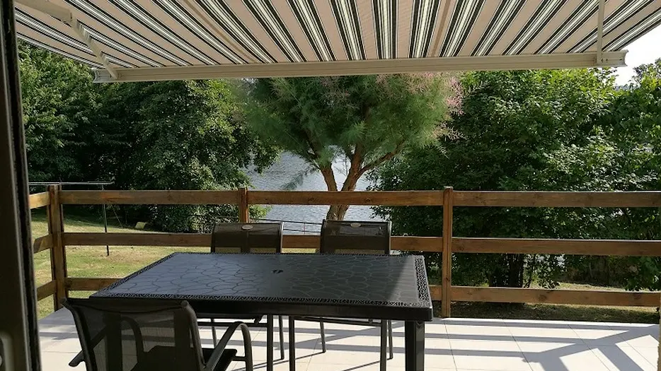 HLOAQU047V50B159_St Sylvestre_La Payssière_Therme_terrasse