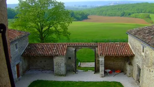 HLOAQU047FS00334_Thézac_Canel_L'écurie_vue