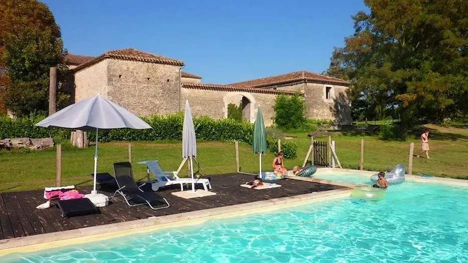 HLOAQU047V50014C_Thézac_Canel_les fours_piscine
