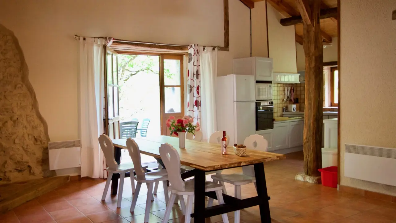 Treille coin repas et cuisine