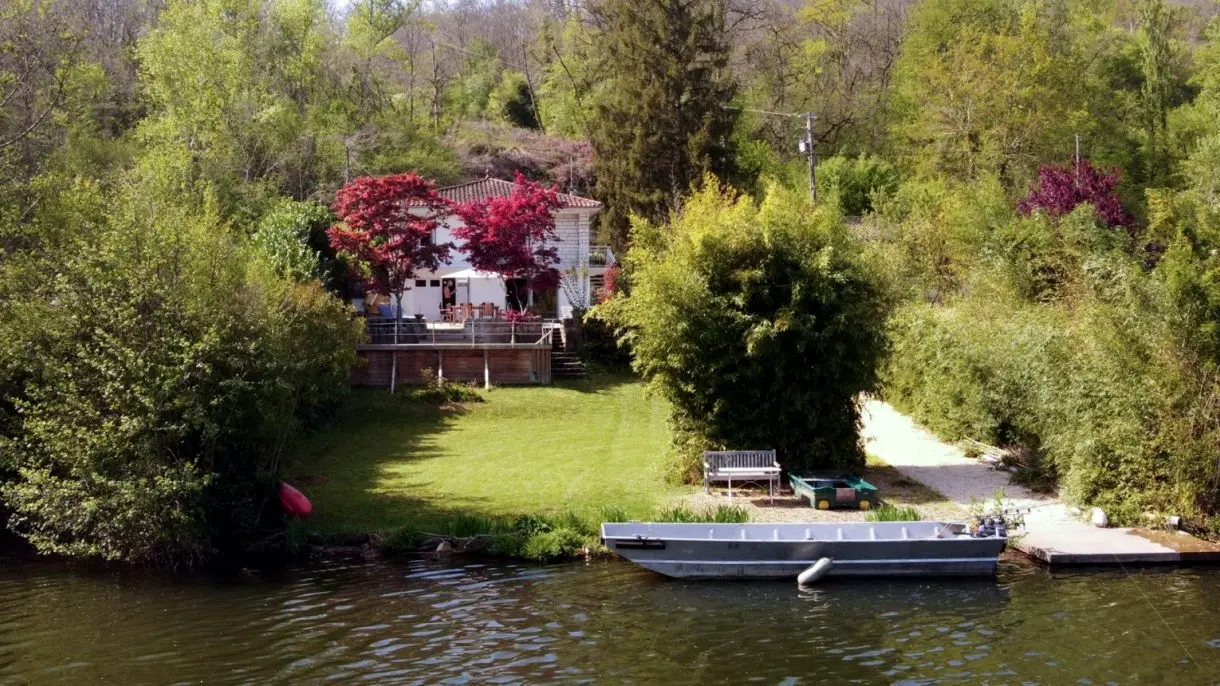 Vakantiehuis-aan-de-lot-1-1630x860