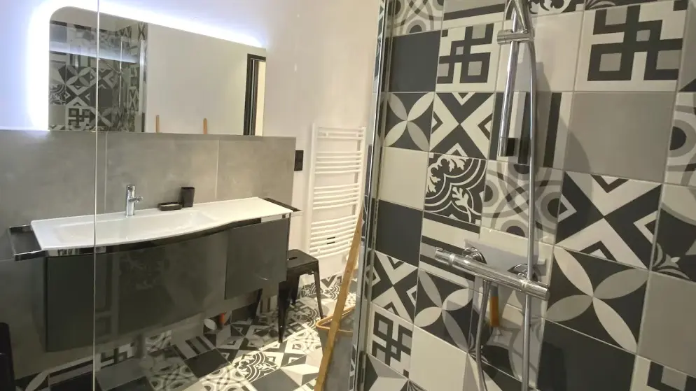 b0ac6524-343f-408c-acaf-23479ab6a564