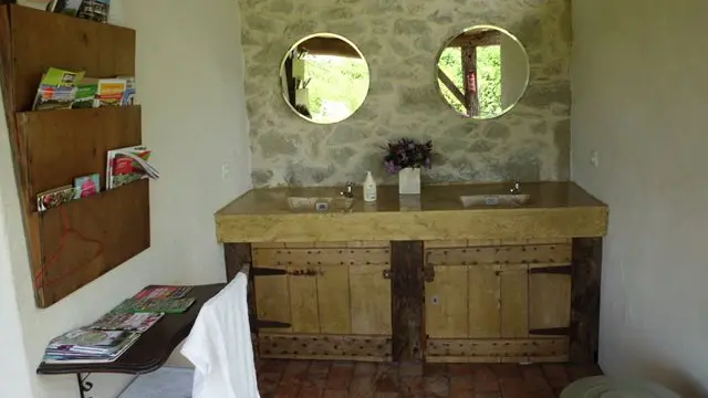 cclt_hpa_charmant_sanitaires