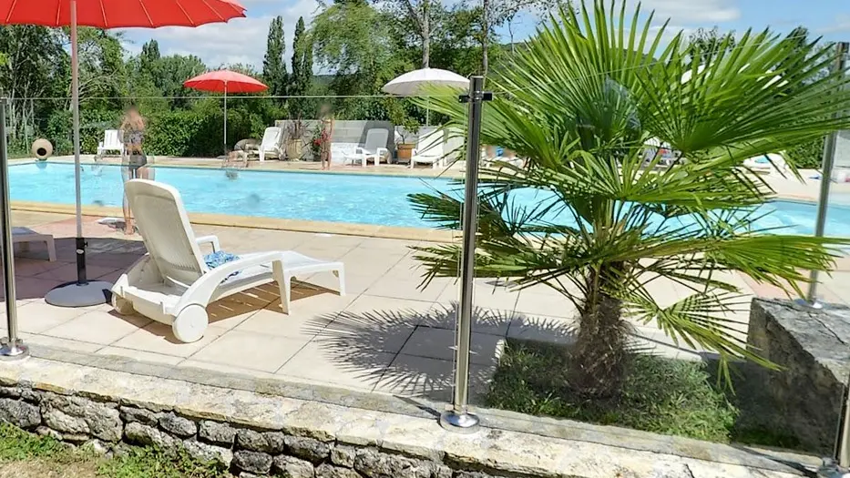 HPAAQU047FS0000H_Courbiac_Le Pouchou_piscine