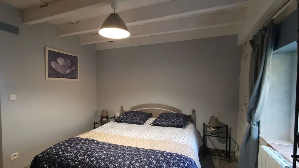 HLOAQU047V50GOM6_Cazideroque_Le Pigeonnier_Bezolles_chambre 1