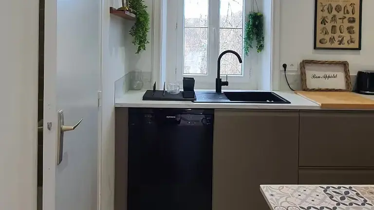 de50a14c-e823-4ddb-b521-1c544682ee95