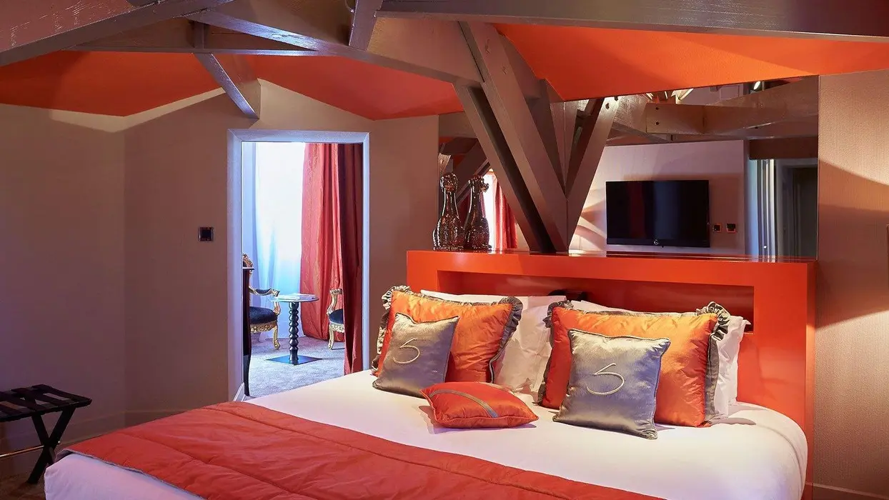 HOTAQU047V504HY4_StSylvestre_LeStelsia_chambre4