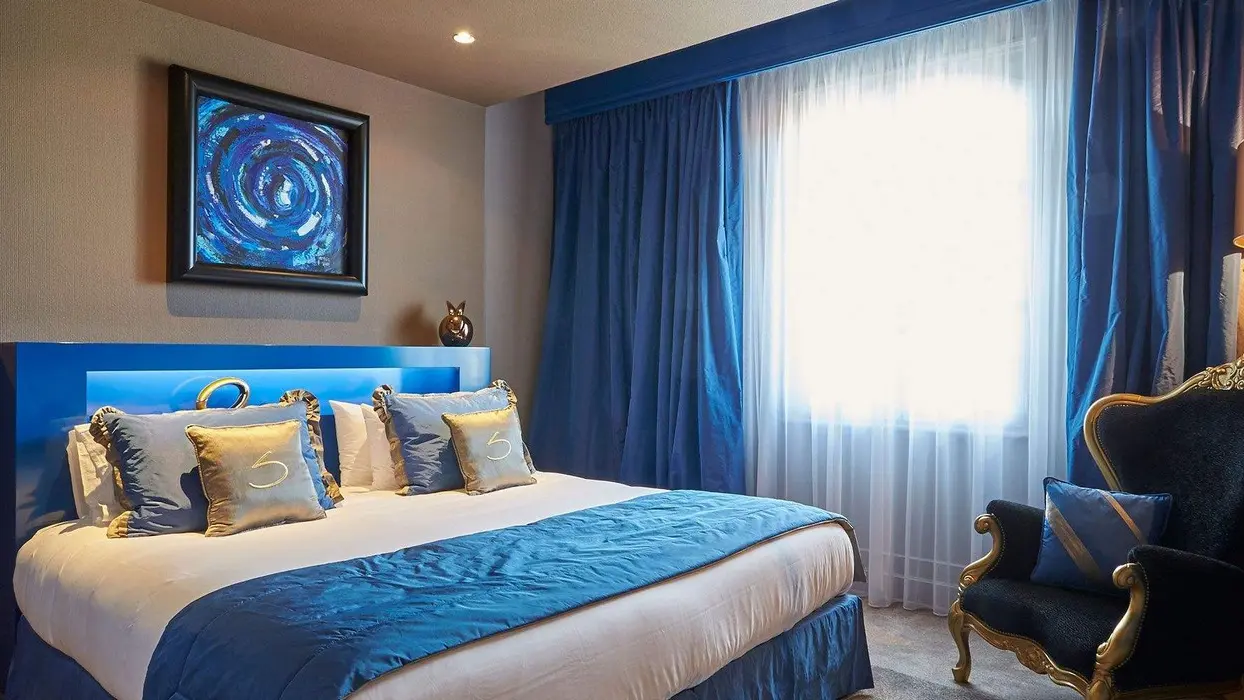 HOTAQU047V504HY4_StSylvestre_LeStelsia_chambre6