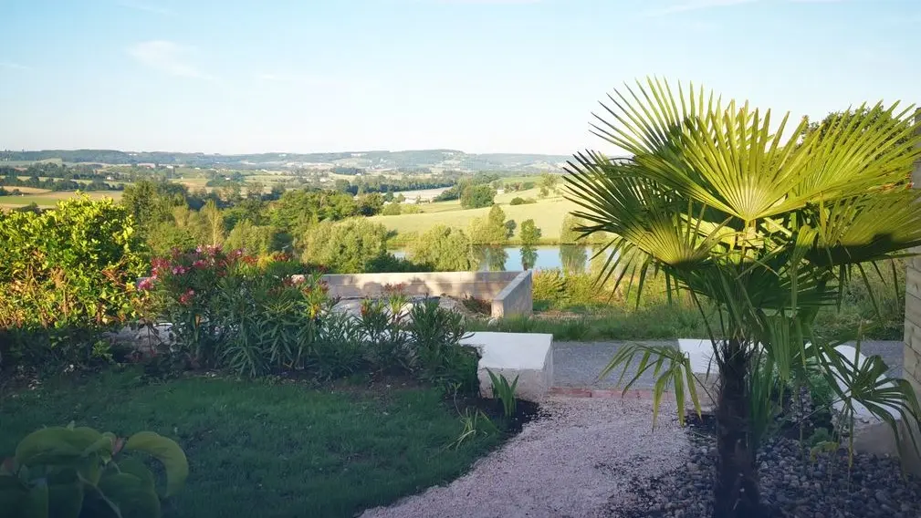 HLOAQU047V50GOM6_Cazideroque_Le Pigeonnier_Bezolles_jardin1