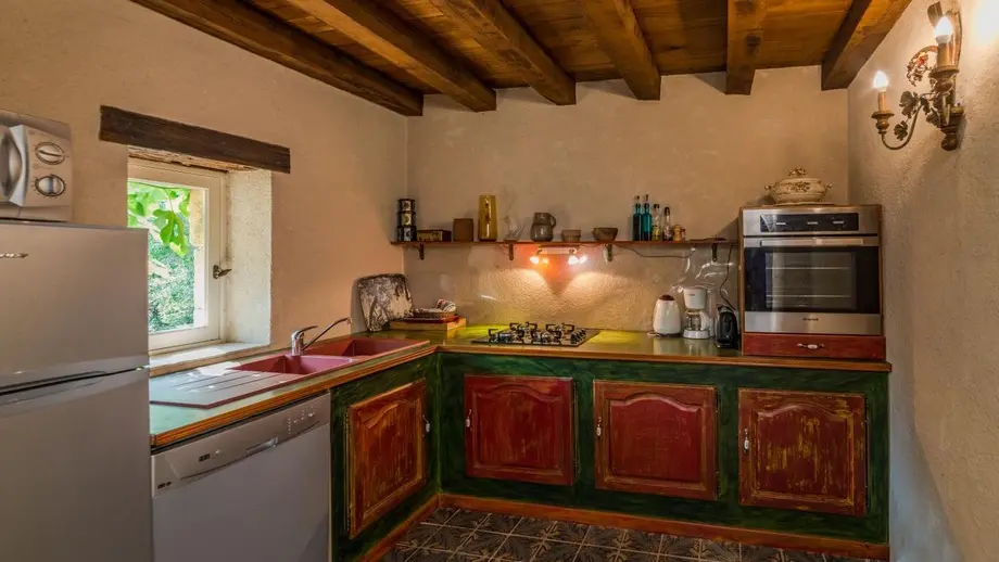 HLOAQU047FS003EH_Sauveterre_leprincenoir_Gérard_cuisine