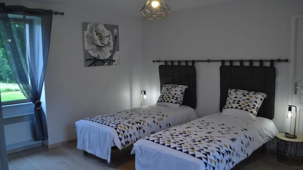 HLOAQU047V50D7T9_St Georges_Fonlèpe_Bonhoure_chambre2