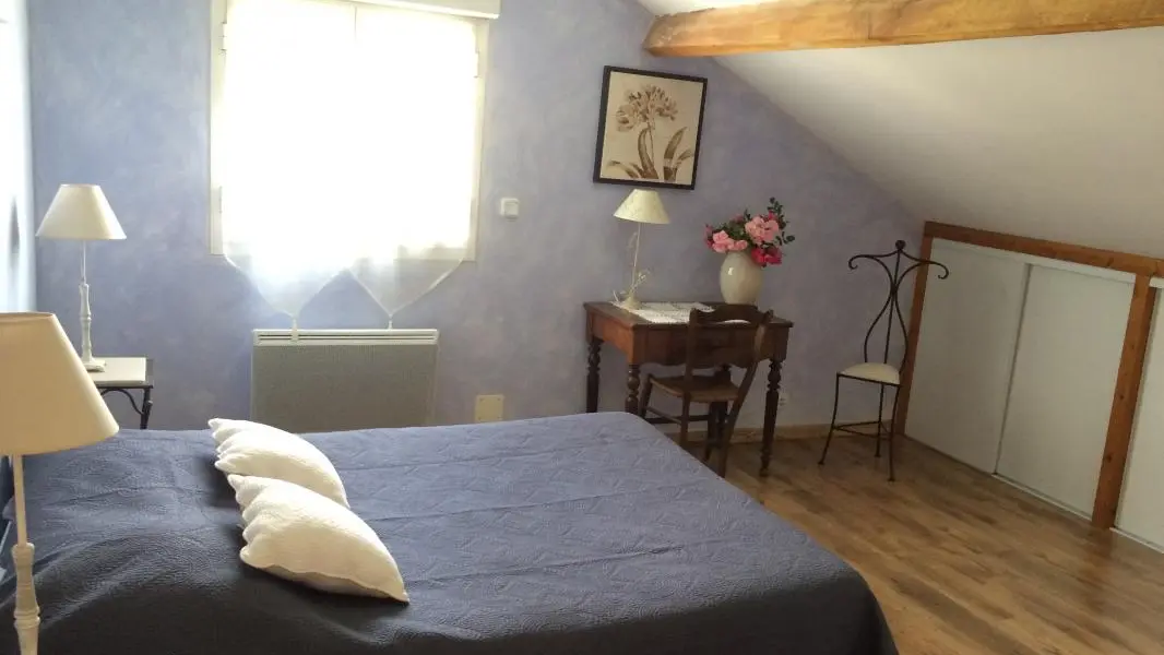 HLOAQU047FS00093_Tournon_gîtedelagrèze_Lacam_chambre1