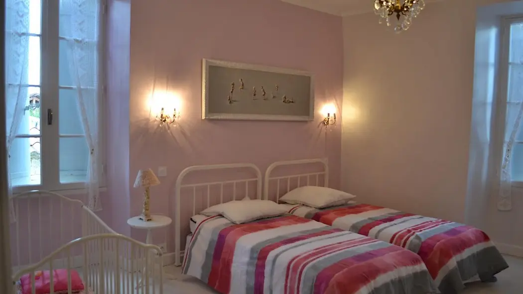 HLOAQU047V507EDK_Thézac_La forge_chambre2