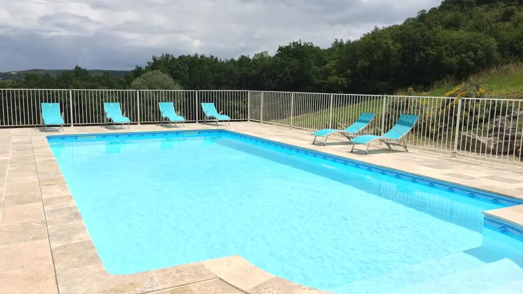 HLOAQU047FS00093_Tournon_gîtedelagrèze_Lacam_piscine